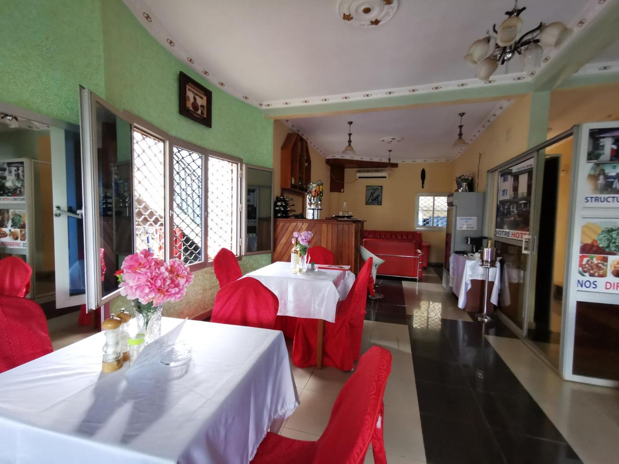 Tchatcha Hotel Yaoundé Kültér fotó